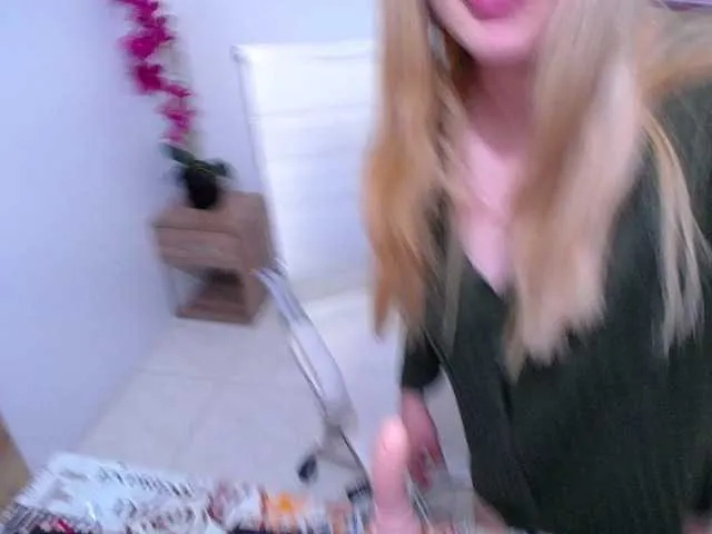 Live sex webcam photo for Eimyrosse #269129726