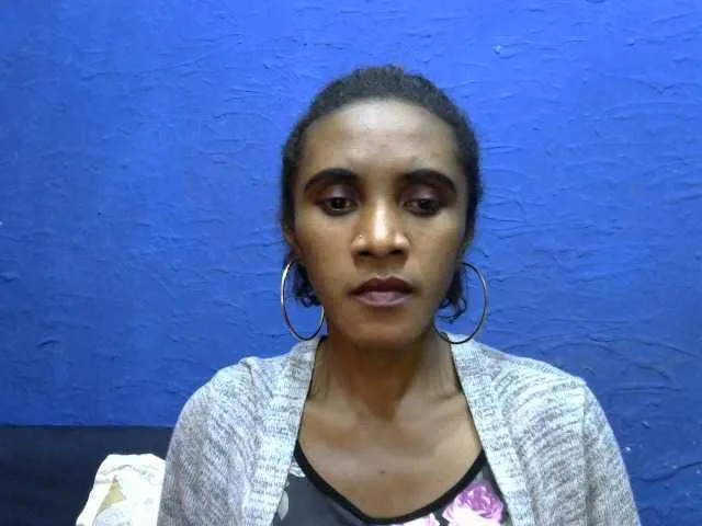 Live sex webcam photo for LittleDiva #269134796