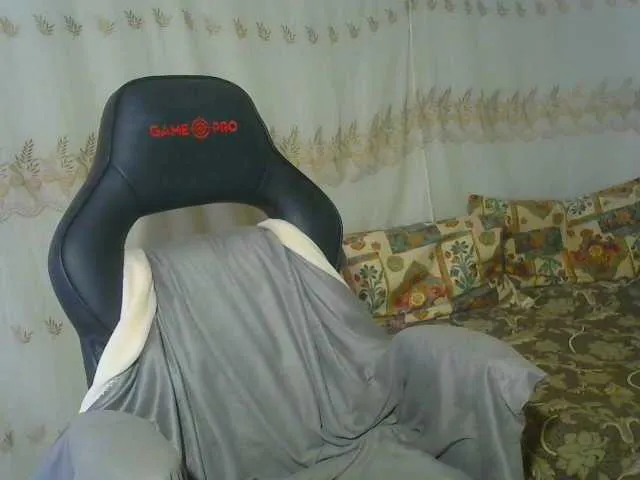 Live sex webcam photo for xxdaryaxx #269153812