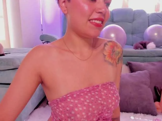 Live sex webcam photo for reiven-brown #269157695