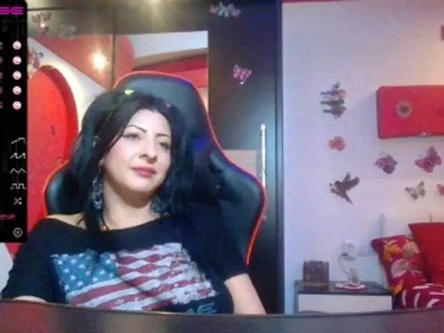 Live sex webcam photo for Ashima25 #269161590