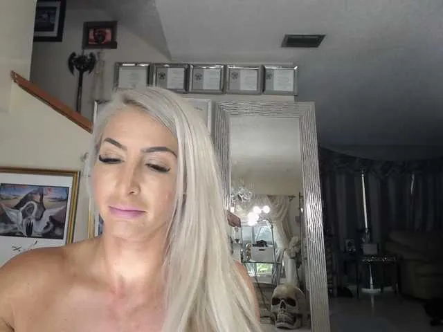 Live sex webcam photo for adrianna_fox #287953210