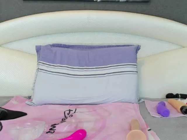 Live sex webcam photo for Wowsquirtx1 #269154025