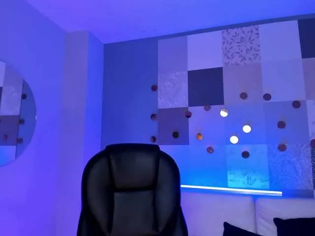 Live sex webcam photo for YennyWalter #269154114