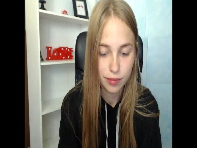 Live sex webcam photo for SshyTeen #269155059