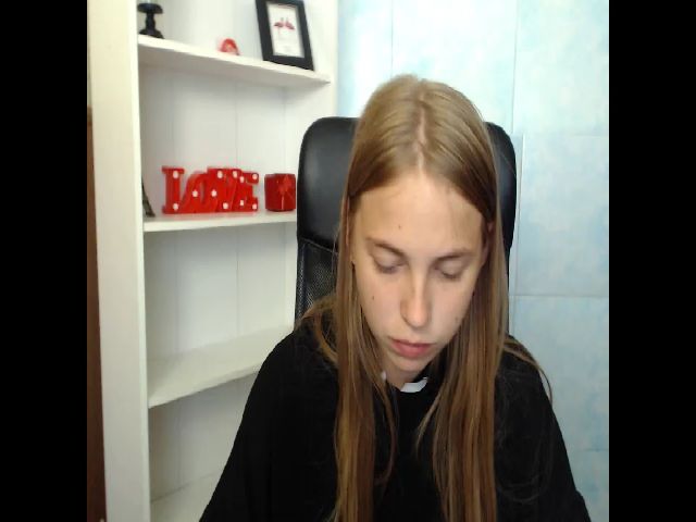 Live sex webcam photo for SshyTeen #269155802