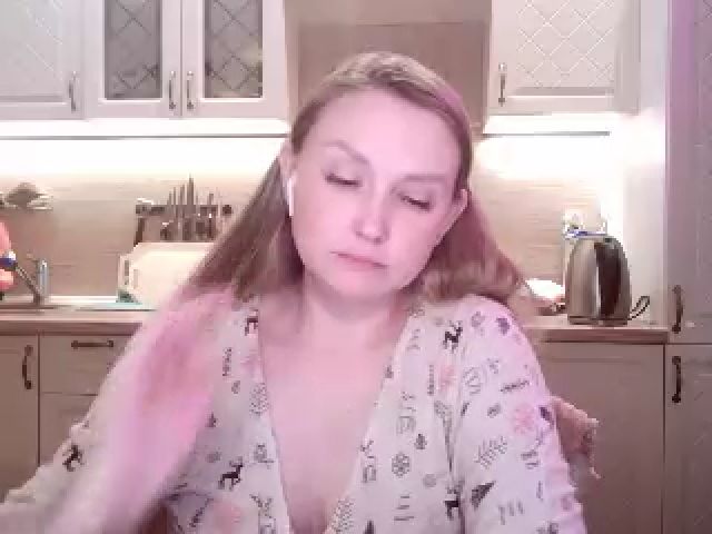 Live sex webcam photo for JaneGrey111 #269159954