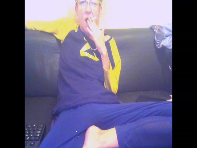 Live sex webcam photo for Sexygeny #269154653