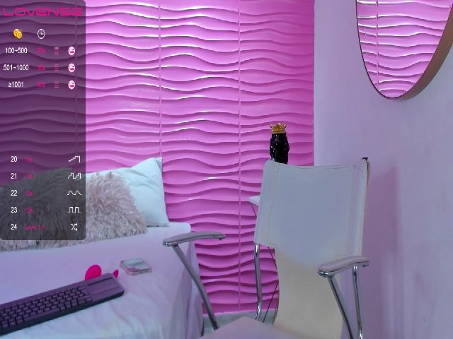 Live sex webcam photo for Sharlotte_e #269163145