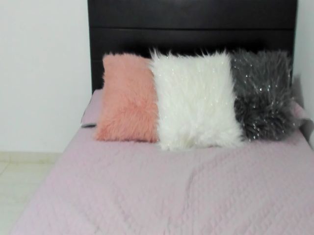 Live sex webcam photo for saracruz1 #269160067