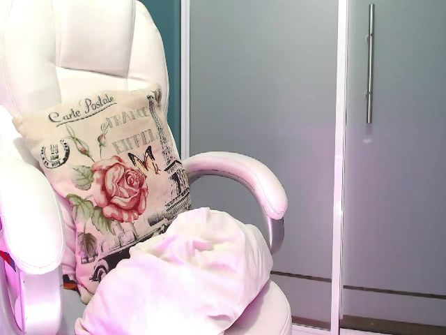 Live sex webcam photo for Liz_scarlett_ #269162128