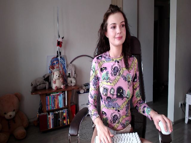 Live sex webcam photo for HoneyIAmHome #269151961