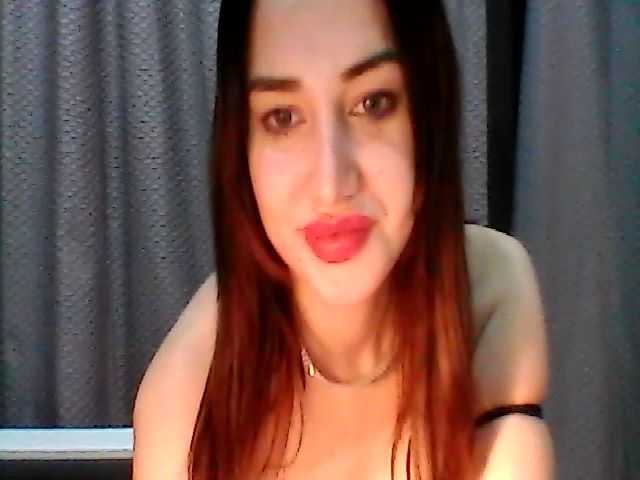 Live sex webcam photo for EmiliyaFoxy #269162177
