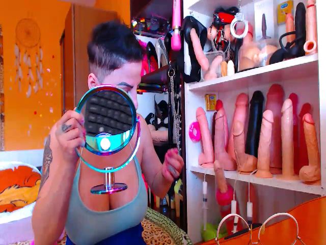 Live sex webcam photo for Cuminmenowbby #269155323