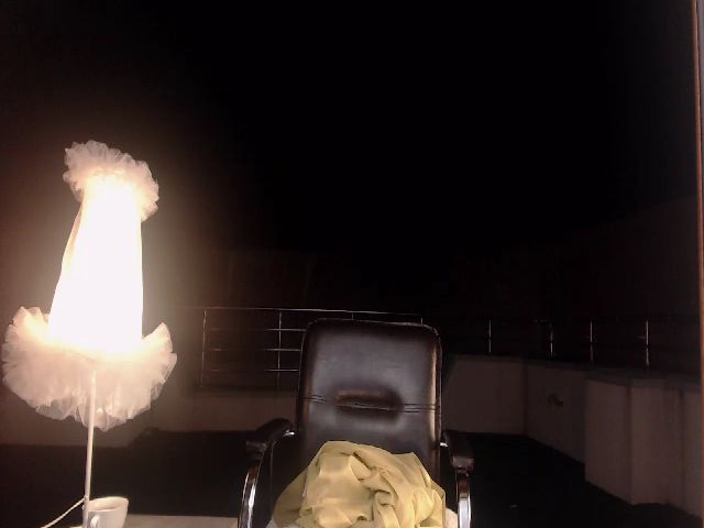 Live sex webcam photo for OzzyVal #269164393