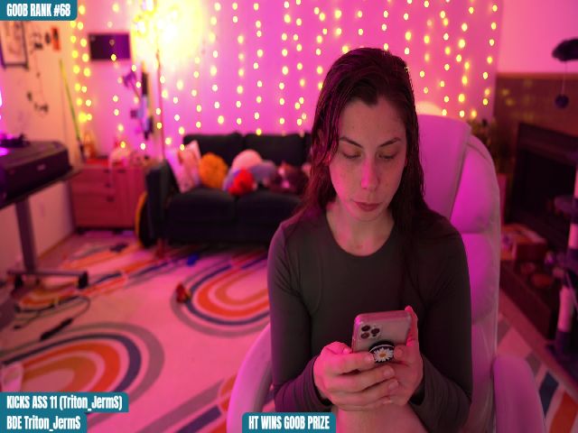 Live sex webcam photo for HempleyJones #269150776