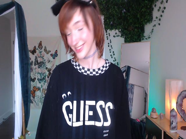 Live sex webcam photo for SnugglePunk #269164228
