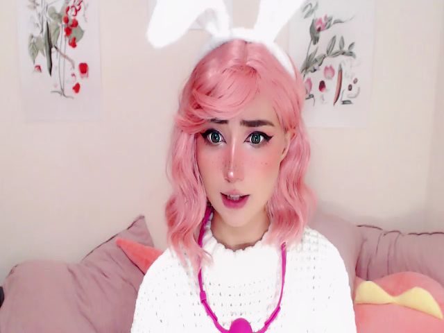 Live sex webcam photo for LizzyHoney_ #269152303