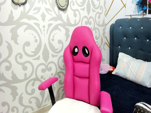 Live sex webcam photo for A_nastasia #269158030