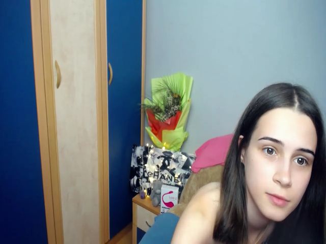 Live sex webcam photo for Vika_Hot_ #269159154