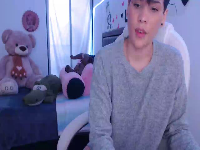 Live sex webcam photo for Laura_R23 #269160237