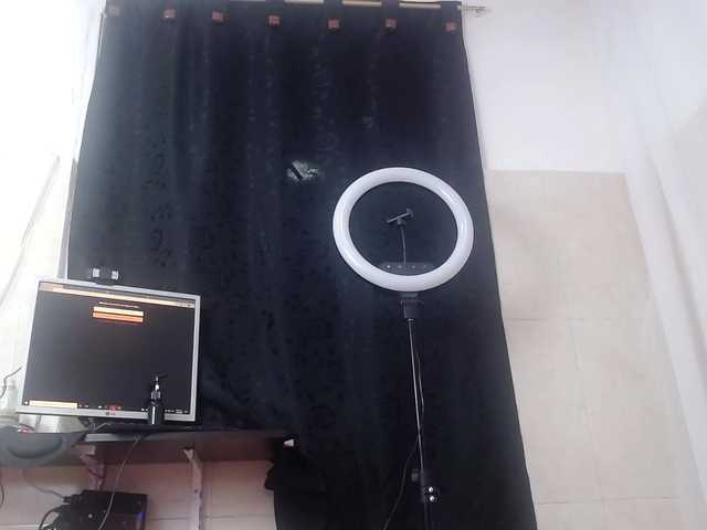 Live sex webcam photo for lily-jones #269150369