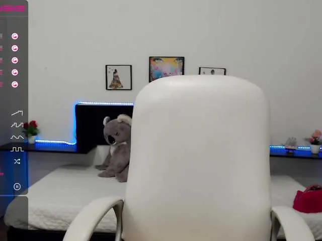 Live sex webcam photo for sol-naughty #269161677