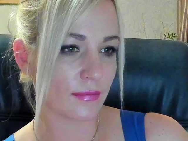 Live sex webcam photo for SmokingWoman #269161041