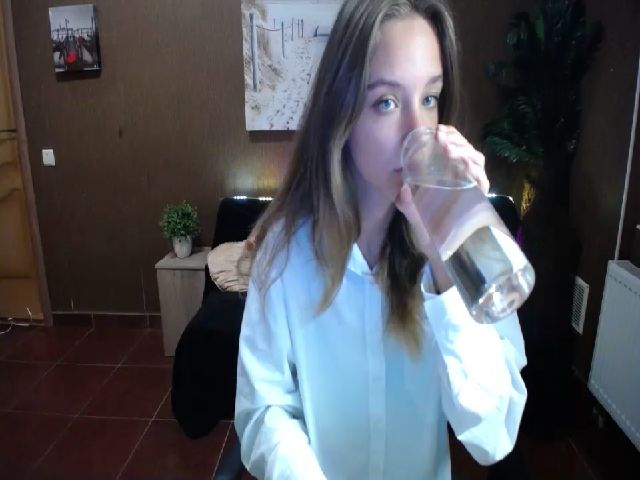 Live sex webcam photo for Tessa_Hot #269152818