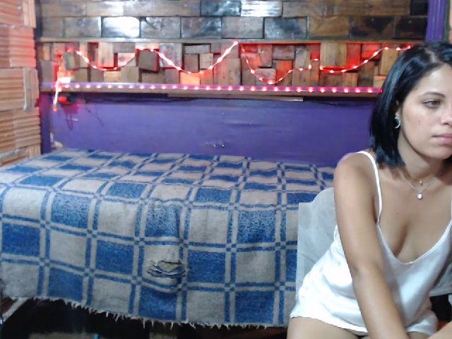 Live sex webcam photo for Baby050050 #269159050