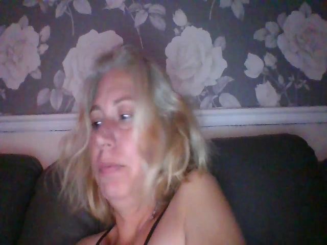 Live sex webcam photo for XxMommaKxX #269150785