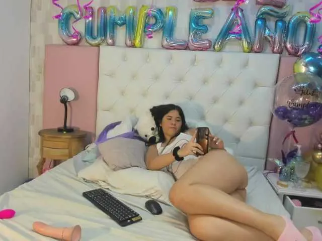 Live sex webcam photo for LadiesHots #269153362