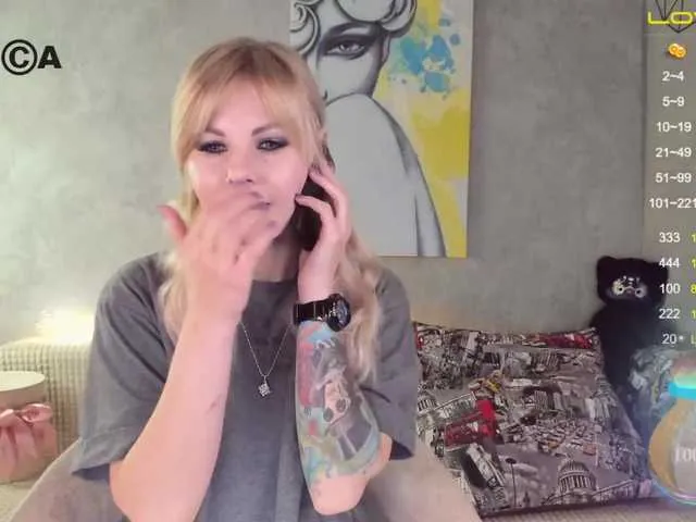 Live sex webcam photo for LiluDallass #287915653