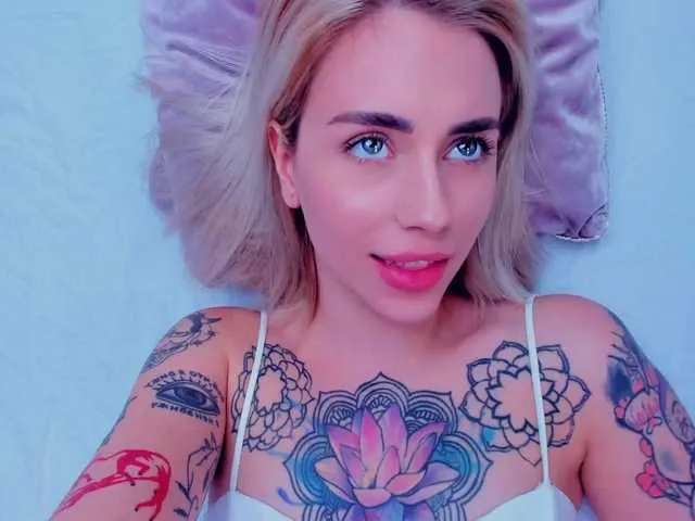 Live sex webcam photo for KaprinaGirrs #269173072