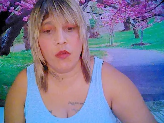 Live sex webcam photo for indianroxy #287933278