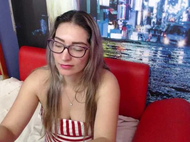 Live sex webcam photo for jeniferblanco #269177966