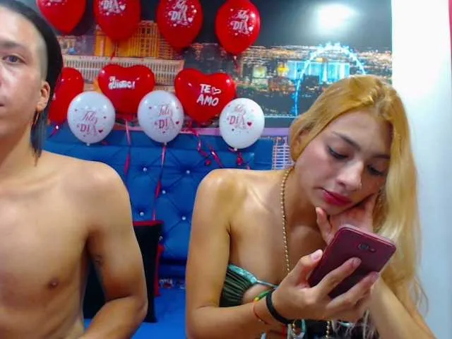 Live sex webcam photo for SaraTommy #269165513