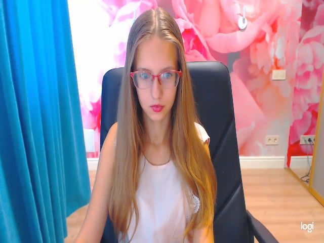 Live sex webcam photo for Alice_Adamsi #269172001