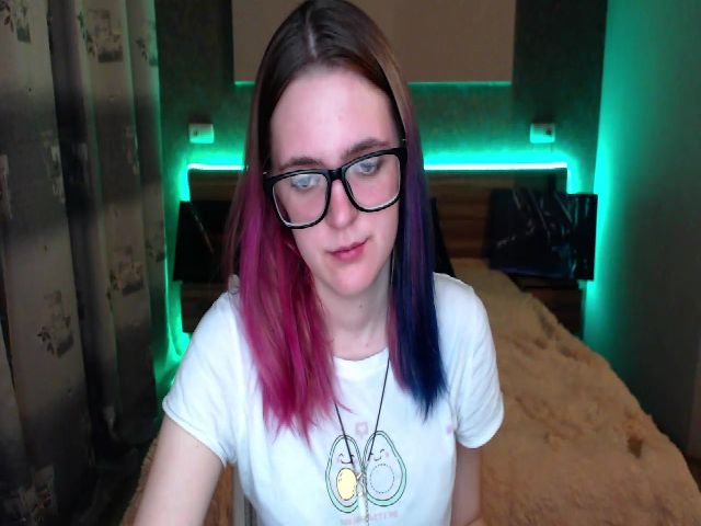 Live sex webcam photo for Ella_Hudson #269179708