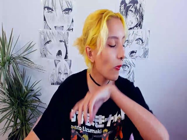 Live sex webcam photo for KarenIo #269169622