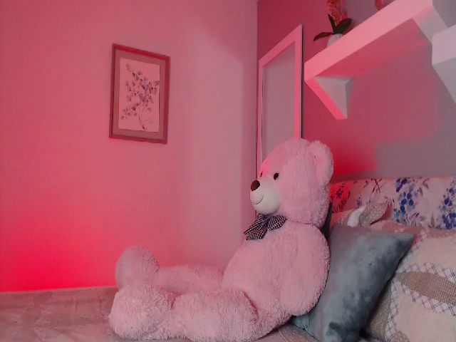 Live sex webcam photo for MaryPink #269179457