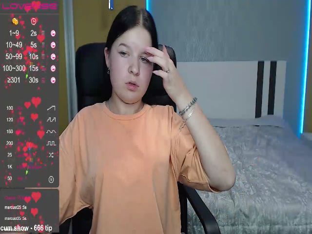 Live sex webcam photo for AnnaFols #269175429