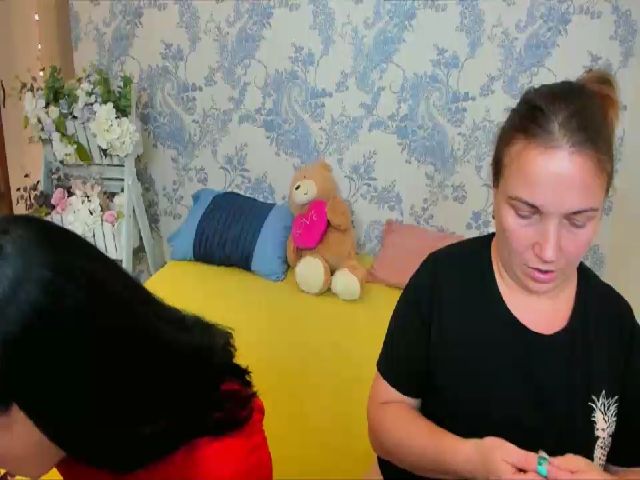 Live sex webcam photo for NikaRysa #269179615