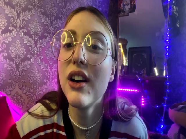 Live sex webcam photo for MadFrau #269174745