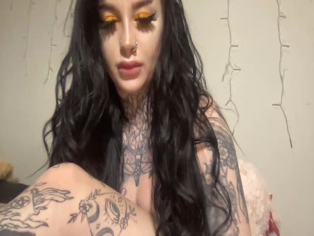 Live sex webcam photo for TATTOOBAMBI #269166349