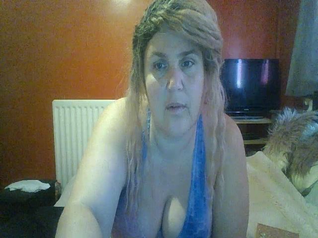 Live sex webcam photo for YUMMYMUMMY39 #269170863