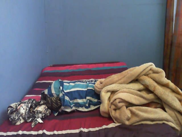 Live sex webcam photo for LaraLovesU #269168376