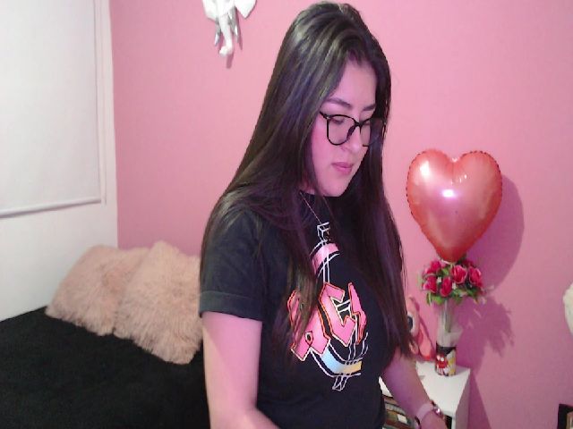 Live sex webcam photo for Frida_porn #269182377