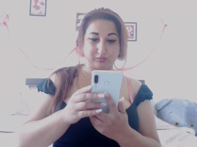 Live sex webcam photo for KinkyMyax #269171136