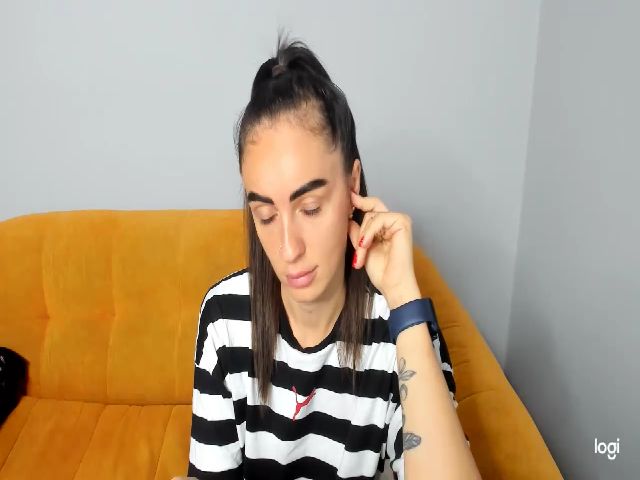 Live sex webcam photo for YourMissMasha #269169830